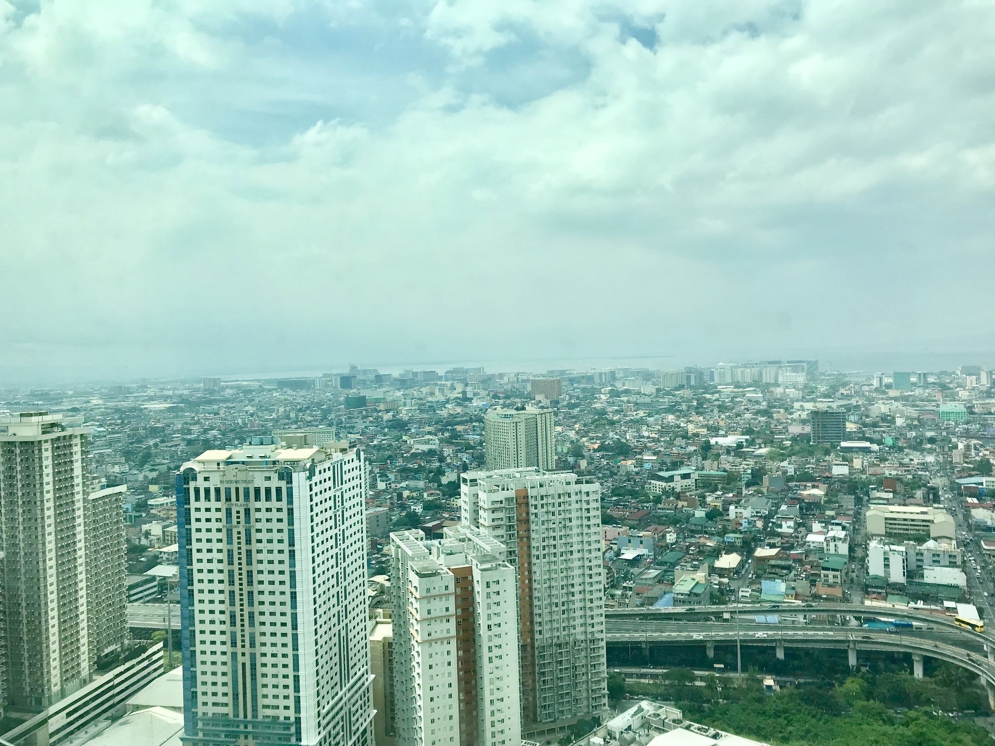 The Beacon Serviced Residences Makati City Exterior photo